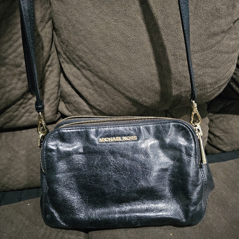 MK purse with 3 pockets